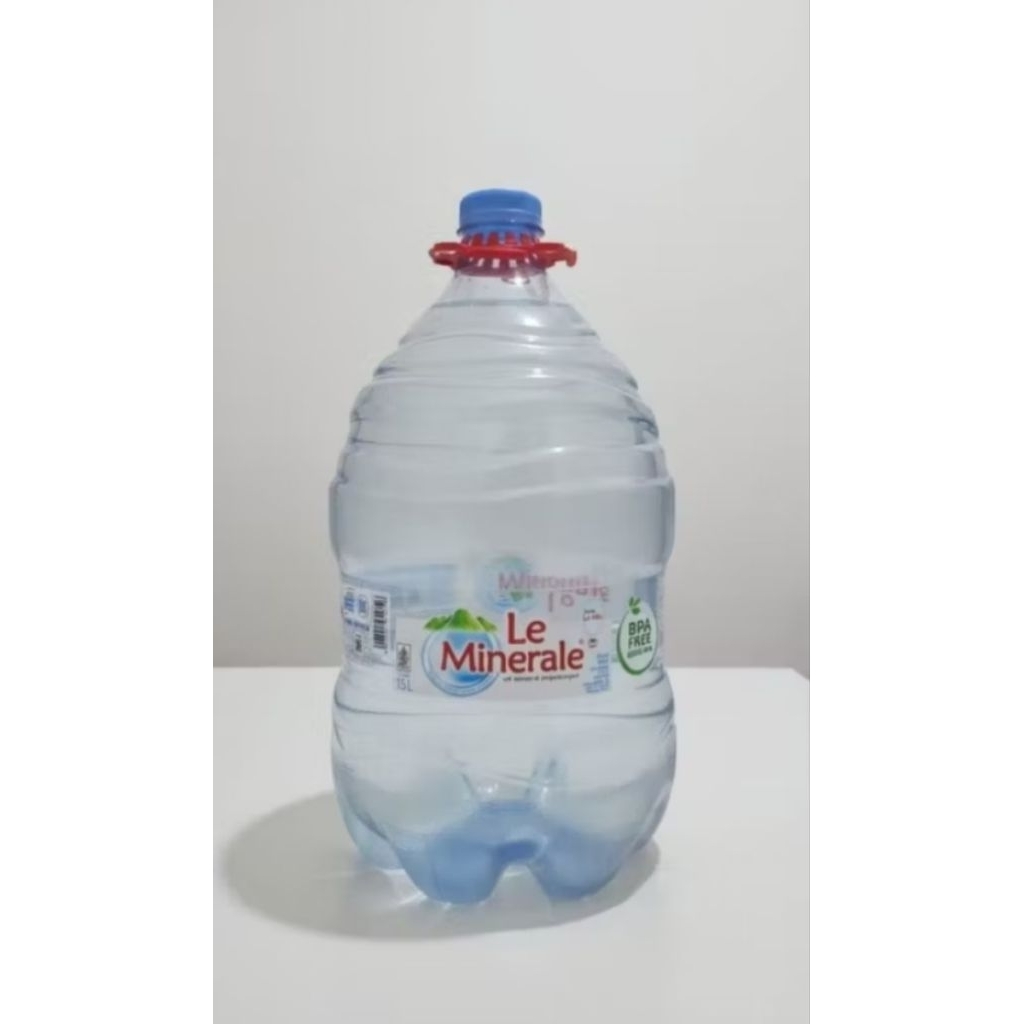 botol kosong le minerale  ukuran 15liter bekas pakai masih bagus