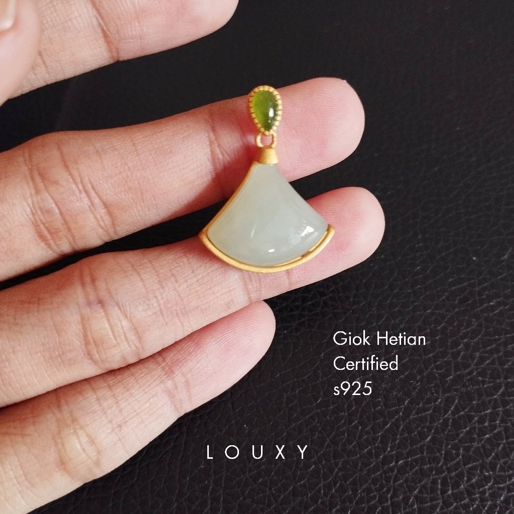 Liontin Giok Hetian Natural Giok Alami Certified Model Liontin Model Kipas bvlgari
