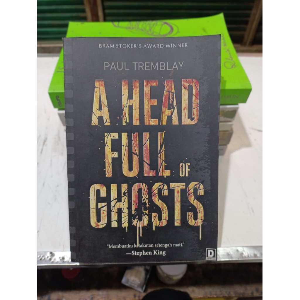 Novel A Head Full of Ghosts - Paul Tremblay