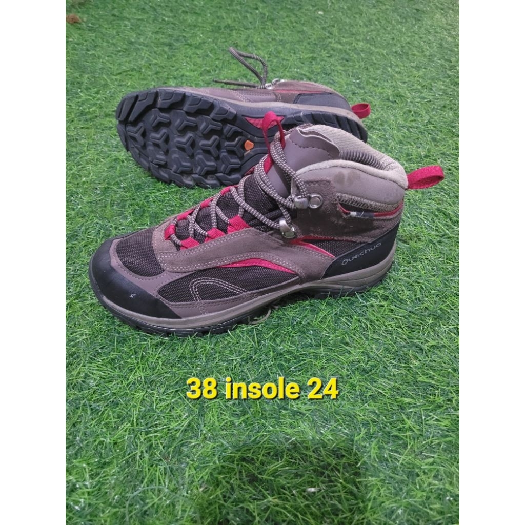 sepatu gunung s38 quechua