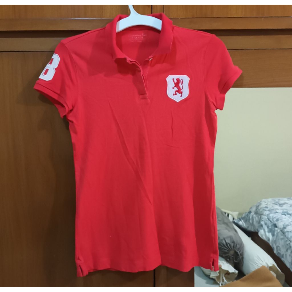 Kaos Polo Shirt warna Merah merk Giordano Preloved