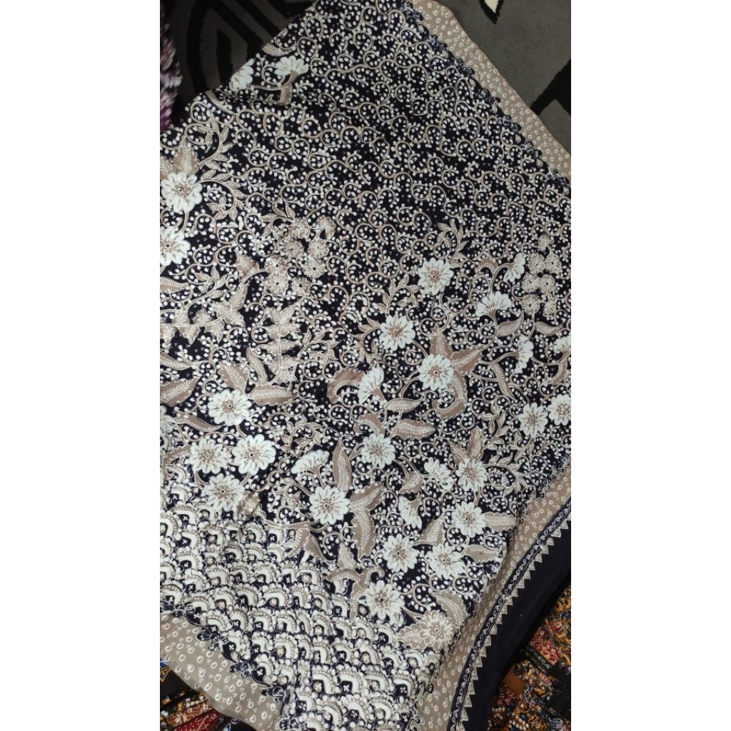 KAIN PANJANG MOTIF LATOHAN BATIK TULIS FITROH LASEM,DUA WARNA,FULL CANTINGAN TULIS DENGAN MOTIF EKSL