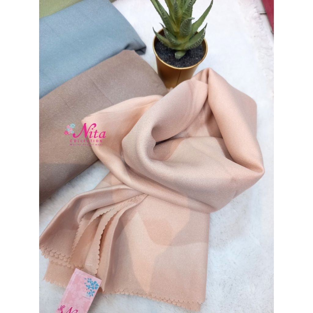 Hijab Luxury Glitter Size jumbo 130cm polos Syari segiempat Wanita