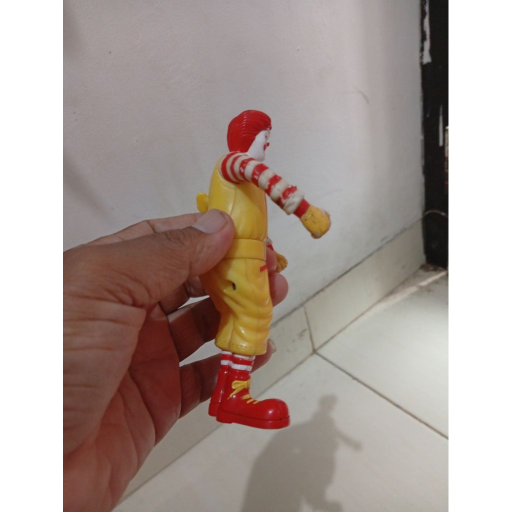 mainan happy meal McDonald figure Ronald bergoyang