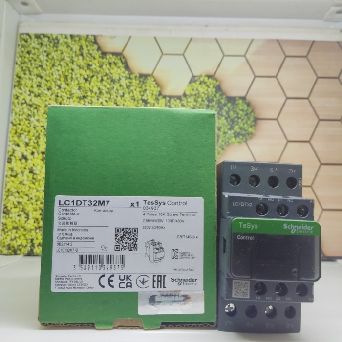 Kontaktor / Contactor LC1DT32M7 220V 4P / LC1DT32 M7 4P 220V B7 / D7 / E7 / F7 / Q7