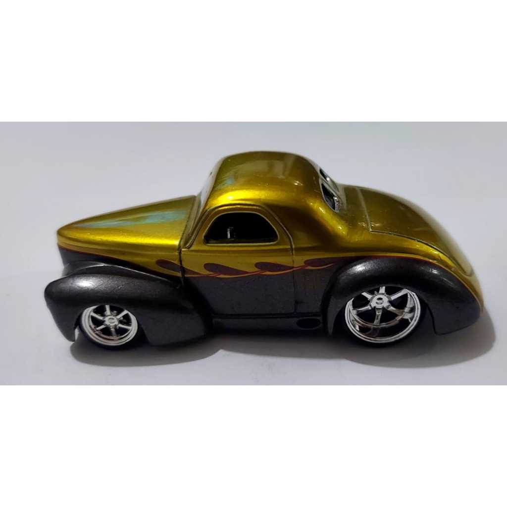 JADA TOYS FORD COUPE D-RODS SEDAN 1:64