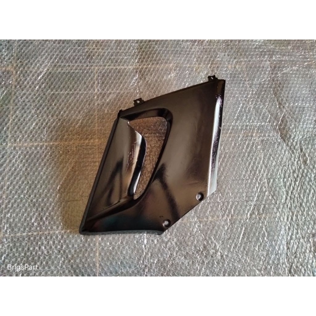 cowl R midle fairing sayap tengah depan kanan cbr150r cbr 150r lama thailand KPPA original