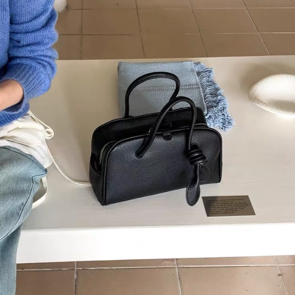 Athena Bag in Black || Tas Top Handle Elegant by MarieClaire_id