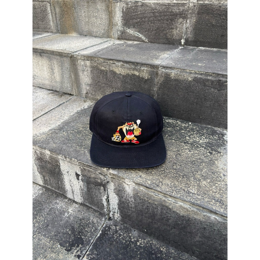 Topi Vintage Looney Tunes Tazmania
