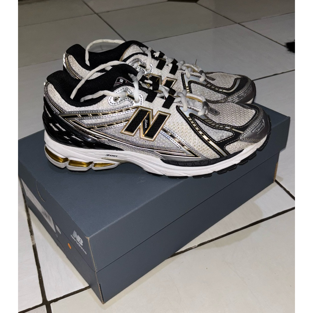 NB 1906RA Silver Metallic Gold