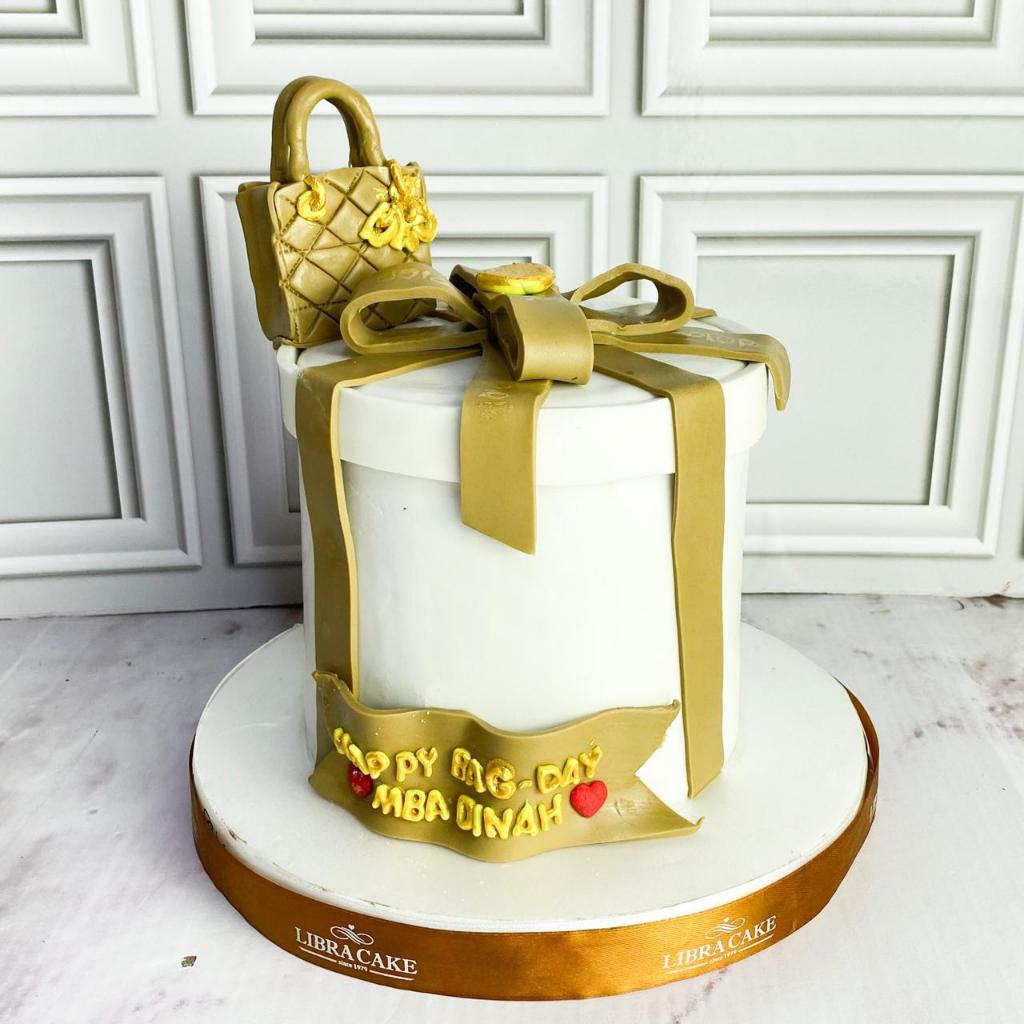 Kue Ulang Tahun/Birthday Cake/Kue Ulang Tahun Tema Tas/Kue Birthday Jakarta