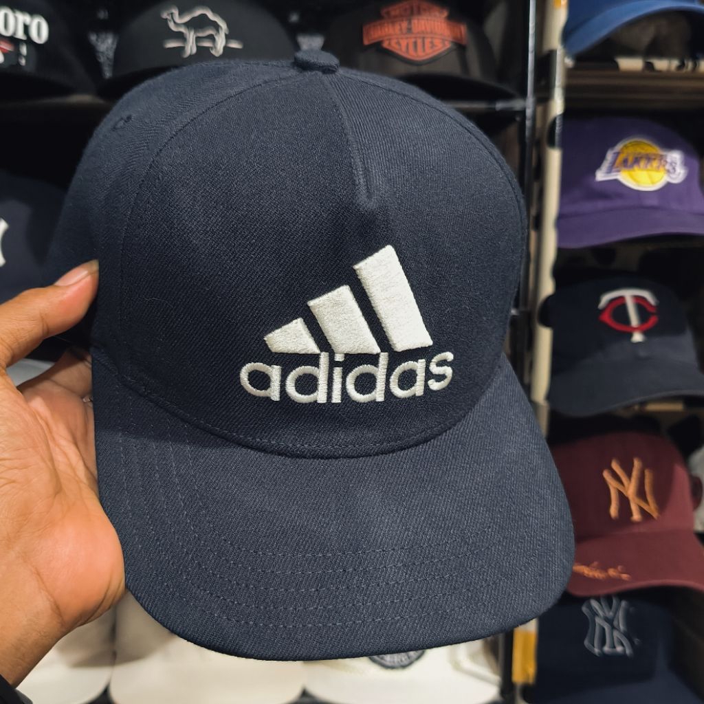 Topi Snapback Adidas