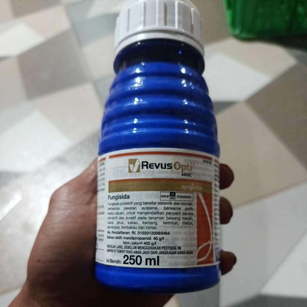 Fungisida Revus opti 440 SC