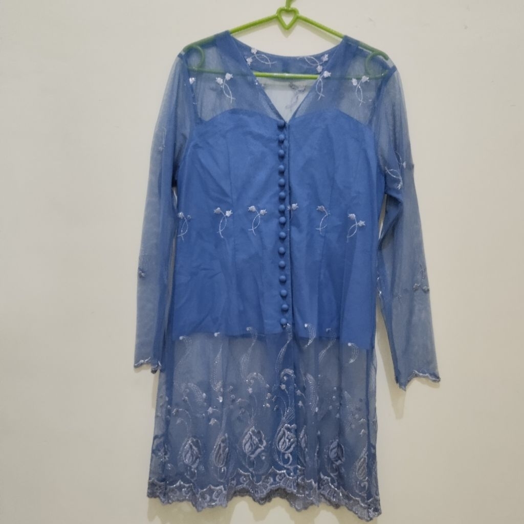 preloved kebaya biru