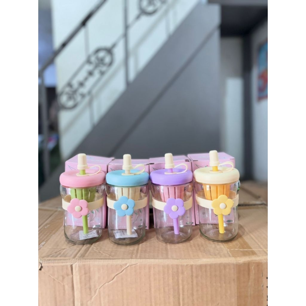 Botol Minum Kaca Sedotan Silikon Bunga 500ml - Cantik, Praktis, Unik