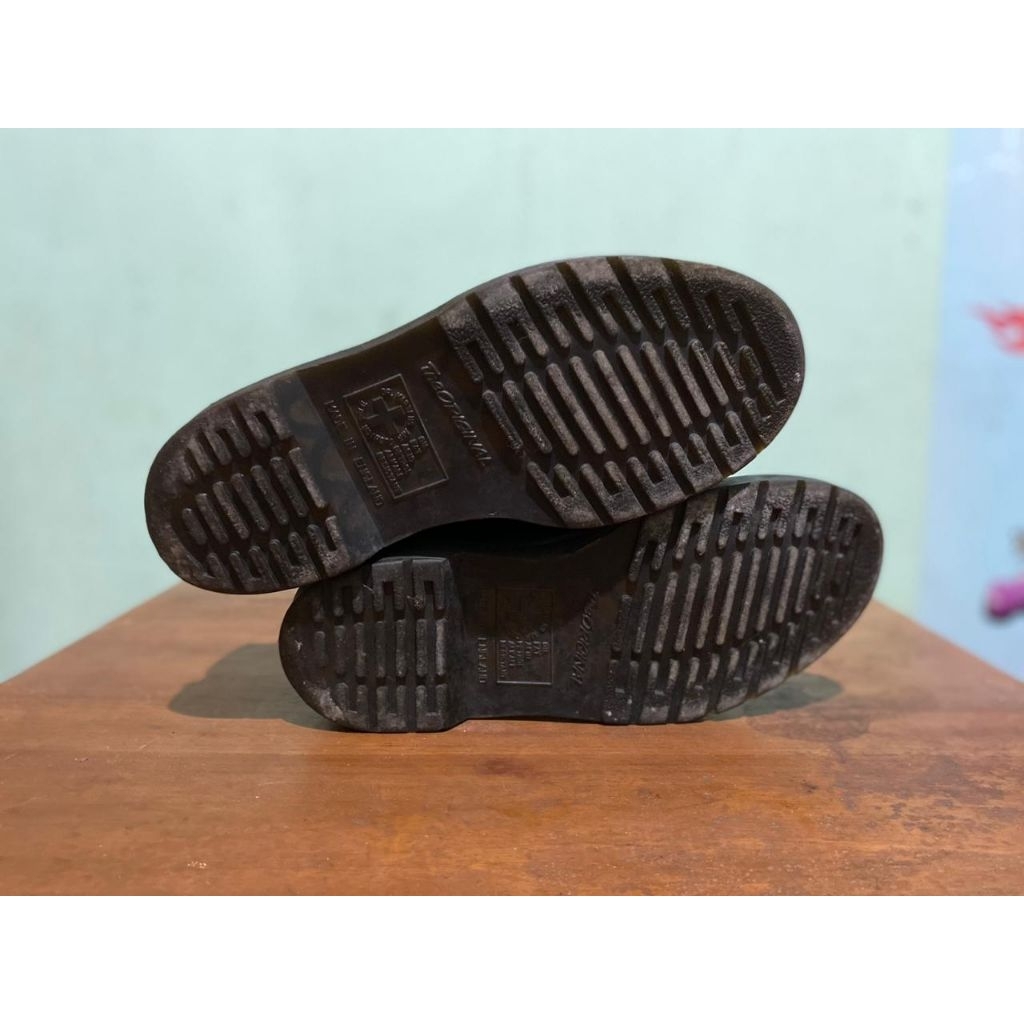 dr martens wingtip brogue black 5 UK MIE