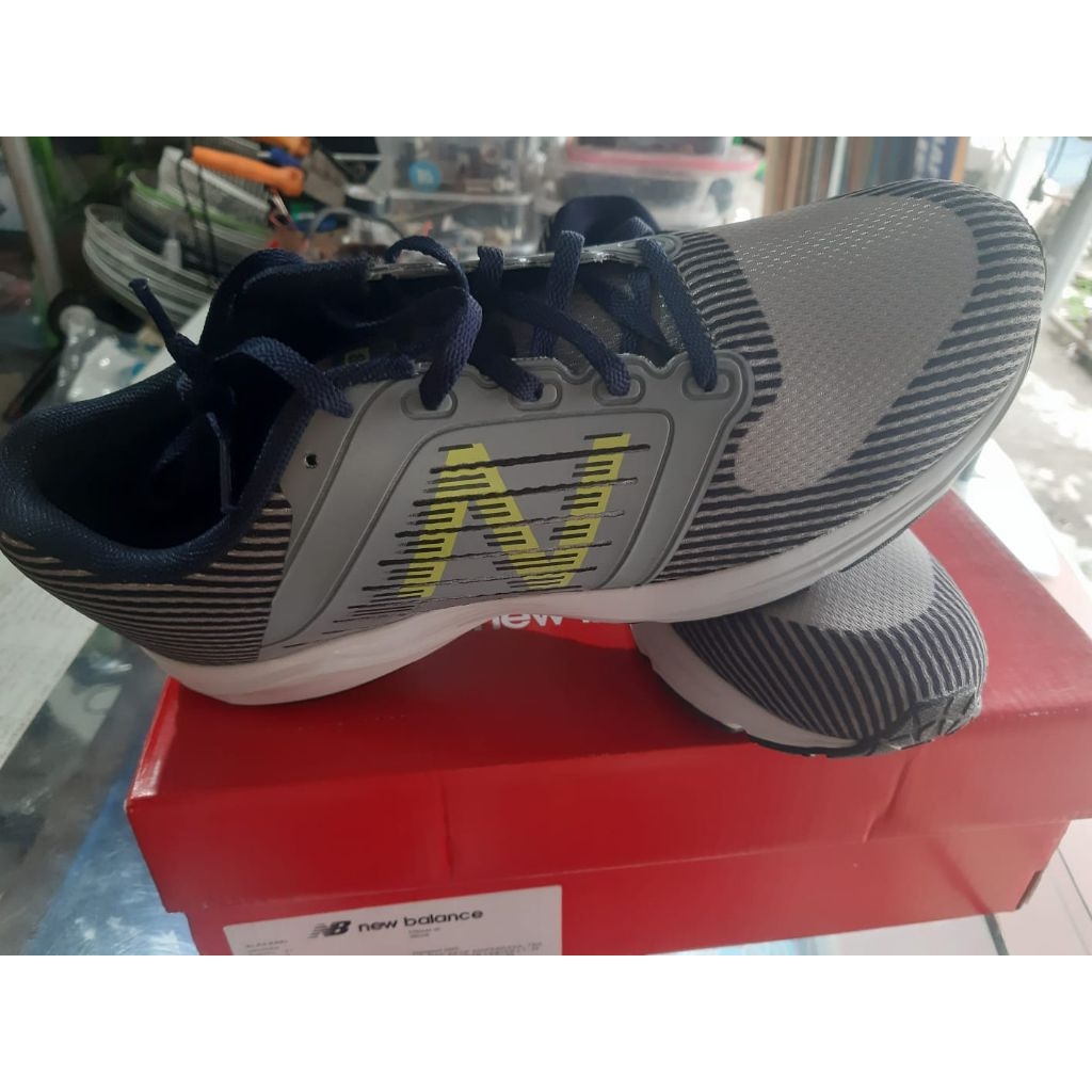 sepatu olahraga pria new balance