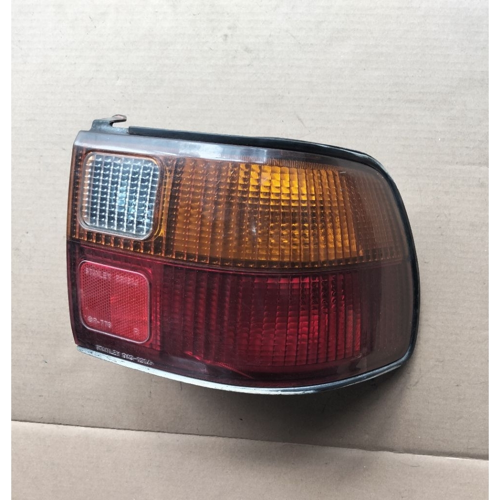 Stoplamp Belakang Ford Laser Gala 1991 - 1995 Original