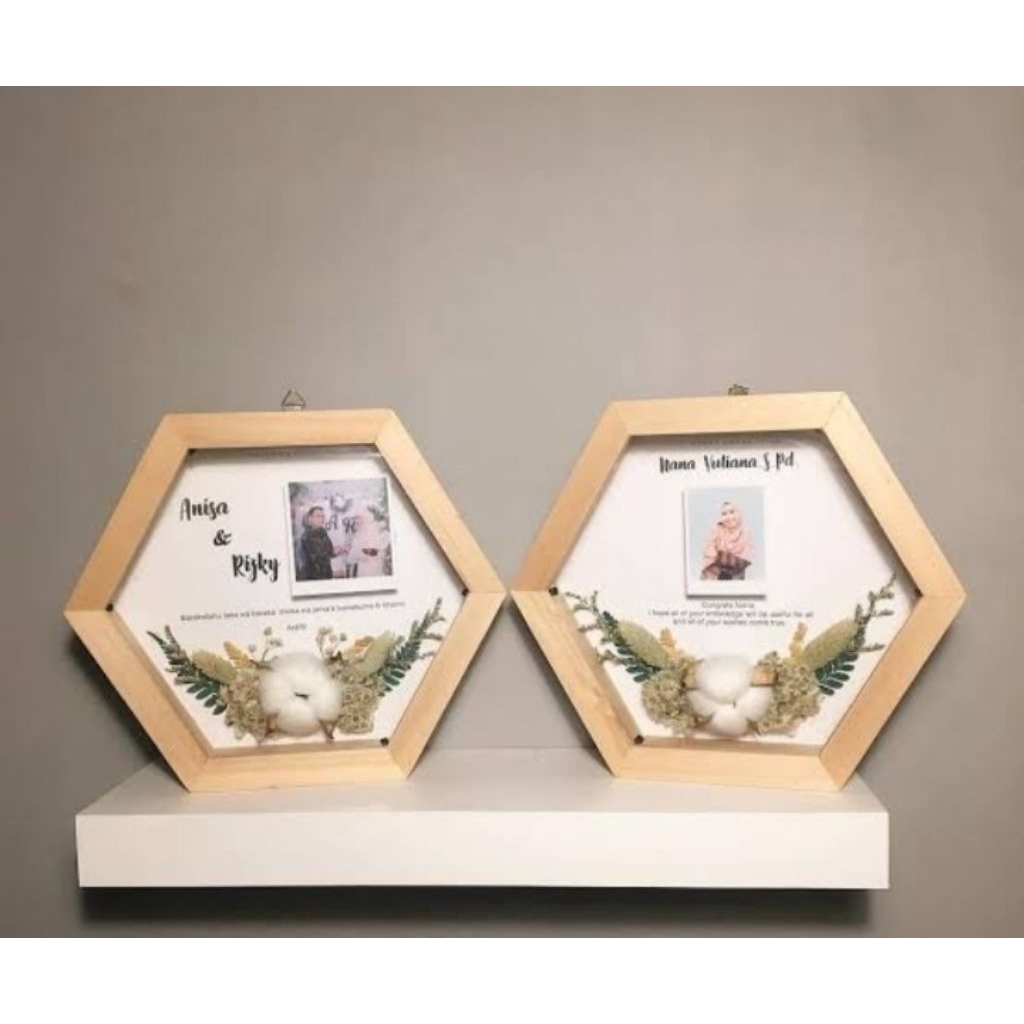 Bingkai hexagonal kayu custom ucapan wisuda ultah pernikahan
