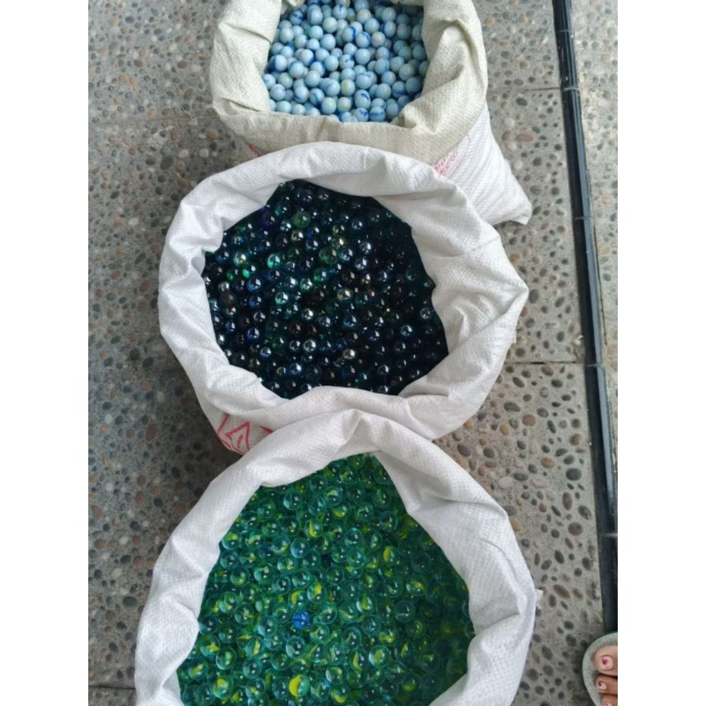 Et. Grosir Kelereng Metalik/Kelereng Susu/Kelereng Belimbing Hijau Bening Kemasan 1 Kg