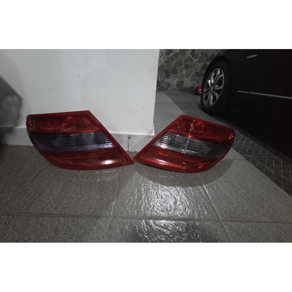 lampu belakang mercy w204