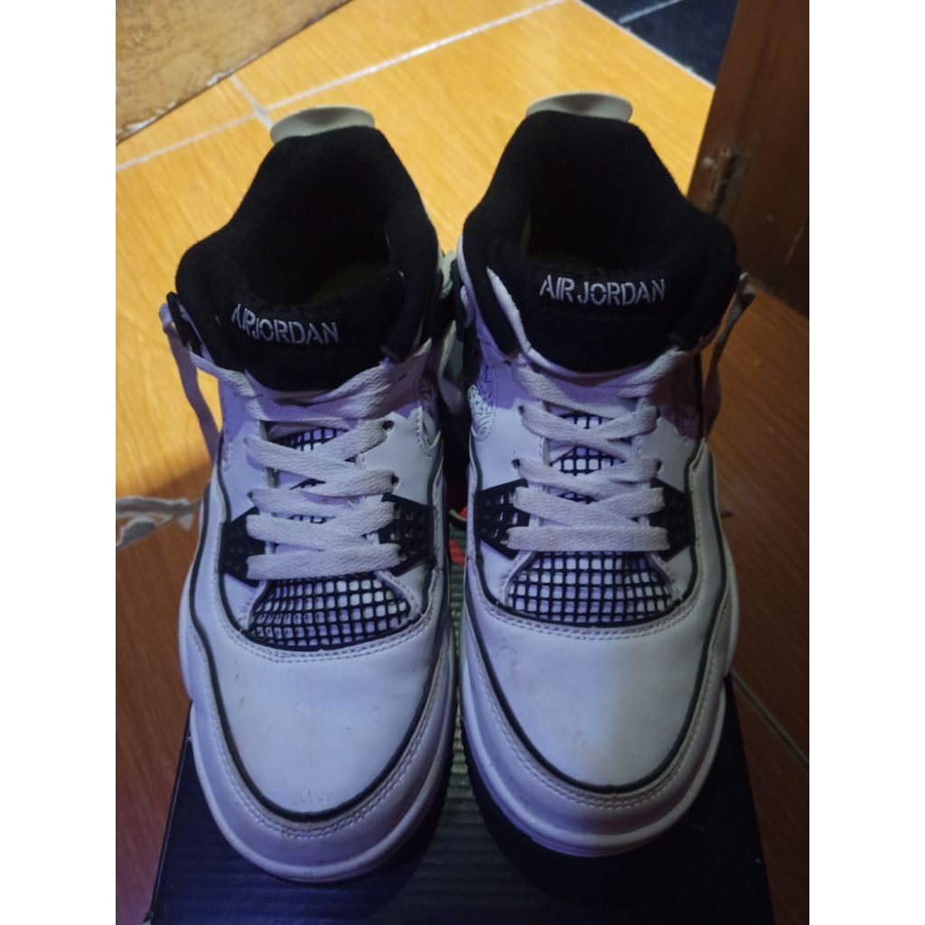 AIR JORDAN RETRO 4