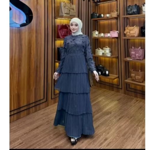 SHELLA SAUKIA gamis susun ready warna abu tua sesuai gambar