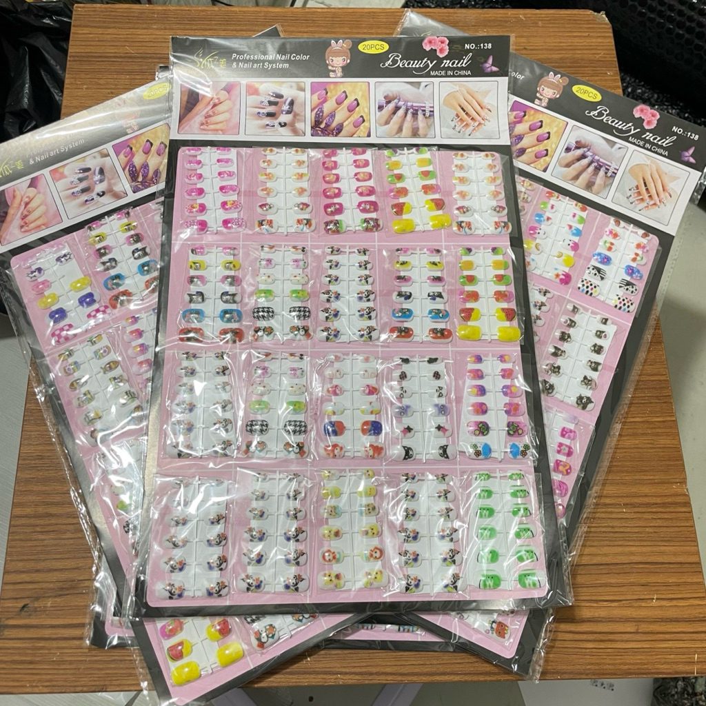 20 Pcs Mainan Kuku Palsu Anak Karakter dan Motif Lucu Random/Kuku-kukuan Palsu Motif Lucu