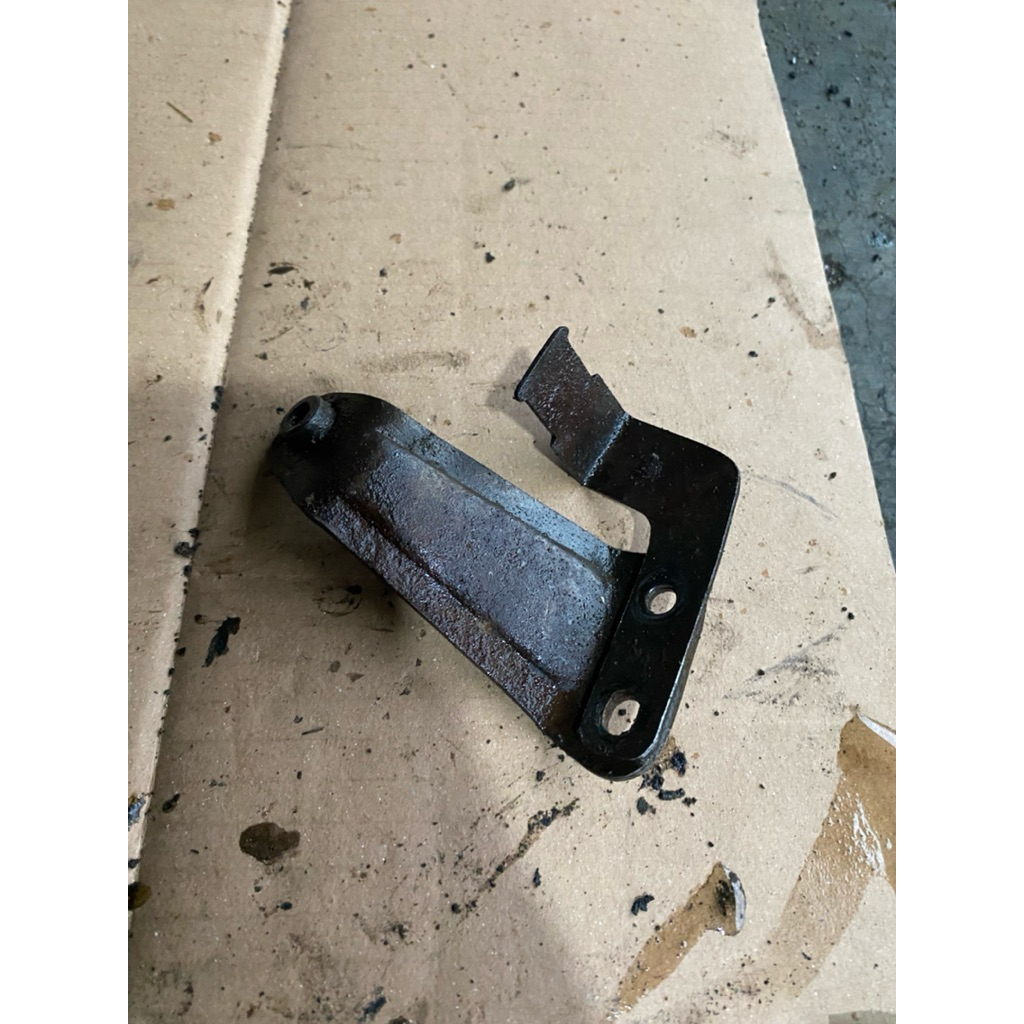 breket dudukan pangkon sayap atas kaze r original copotan motor