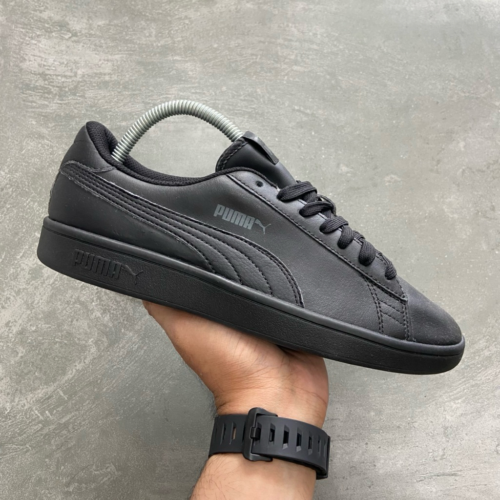 [Size 39] Puma Casual Smash V2 Black Triple Black Second Original Kondisi Mulus Nominus