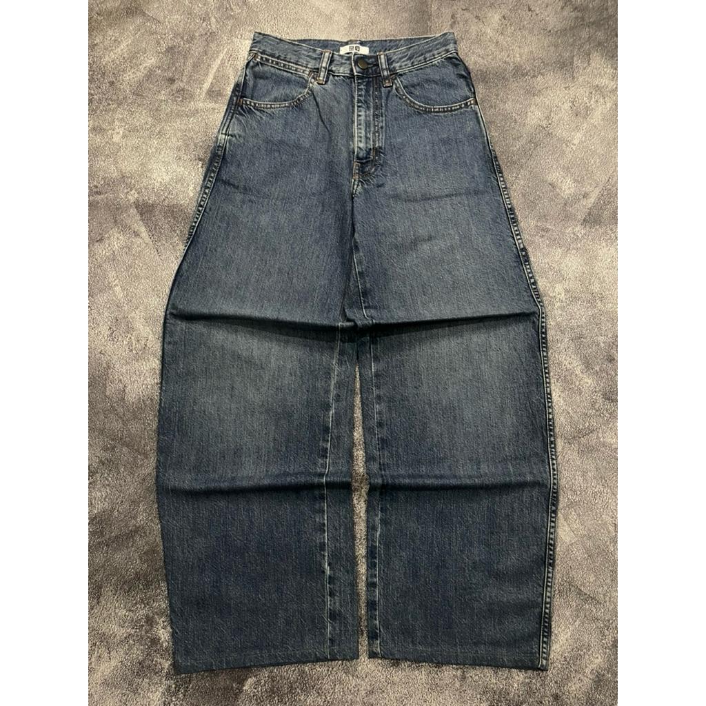 JEANS BUGGY UNIQLO U BLUE ( cewek cowok bisa pakai )