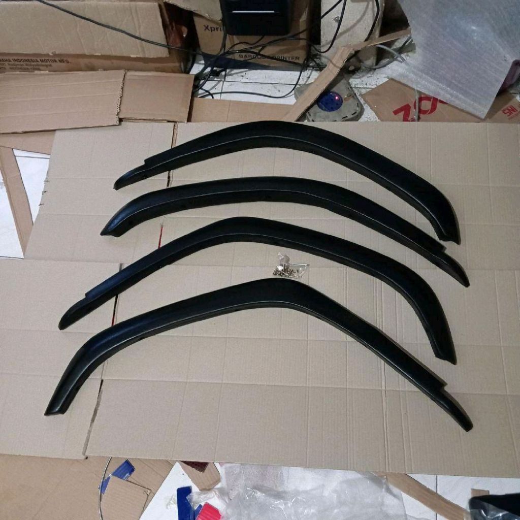 over fender mobil Suzuki vitara lama harga 4 pcs