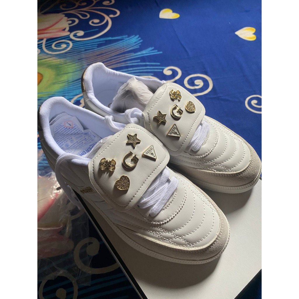 SECOND LIKE NEW  SEPATU GUESS SIZE 6/36