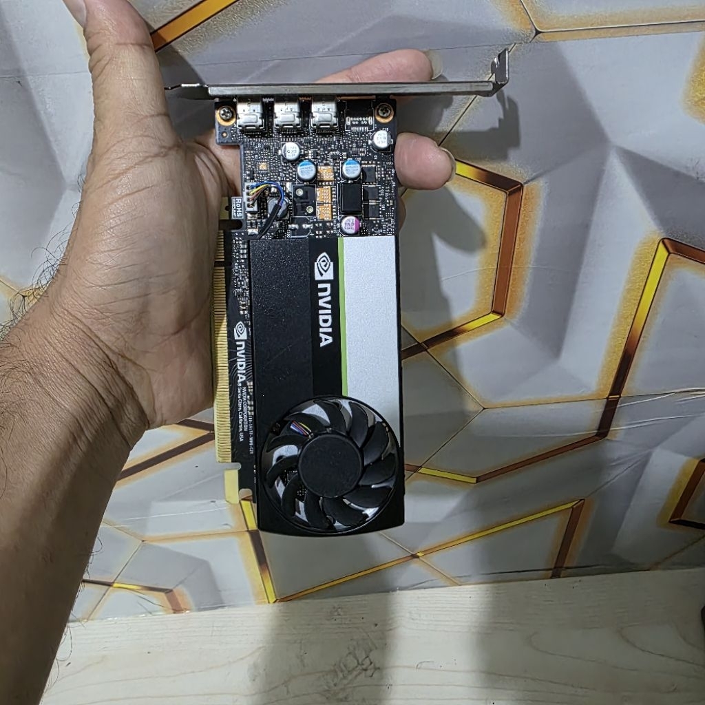 VGA QUADRO T400 2 GB BARANG  DDR 6 MANTAP BUAT EDITING