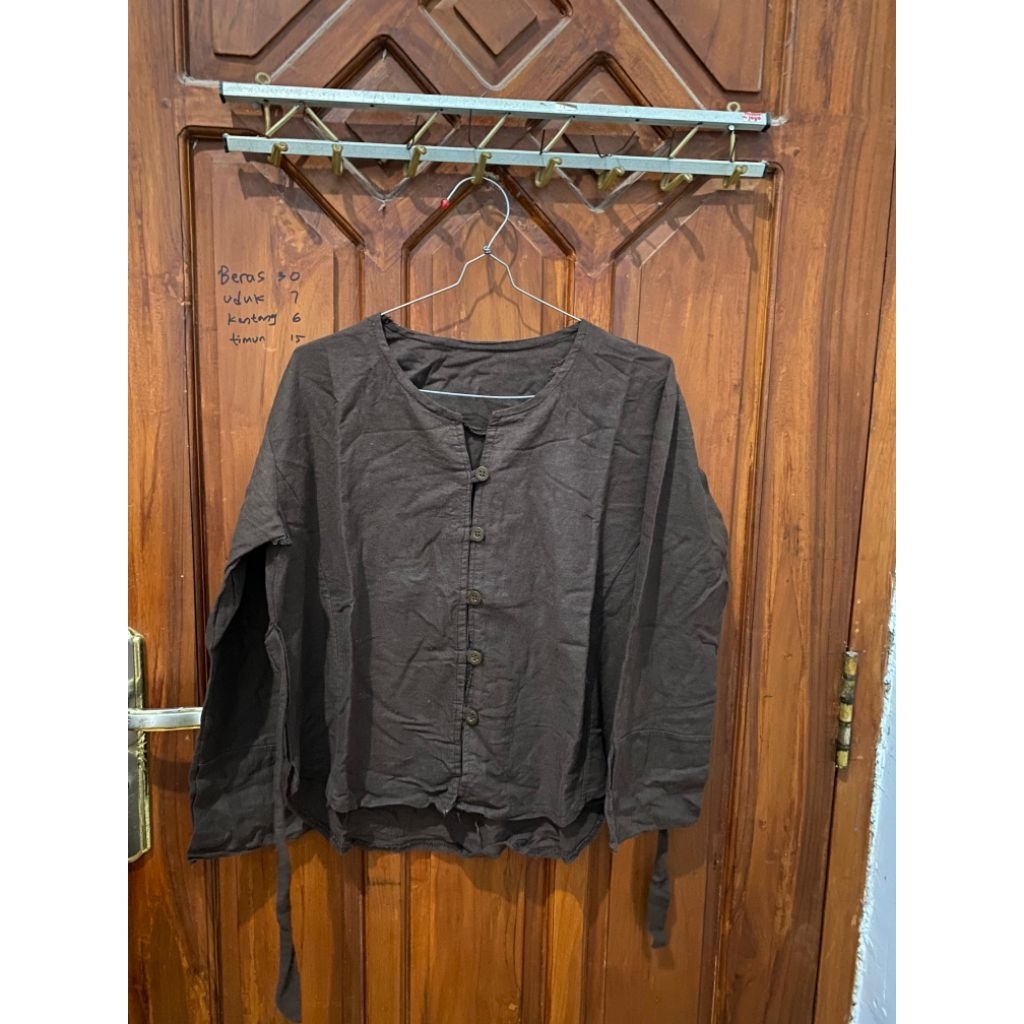 pl kemeja crop crem dan coklat pramuka