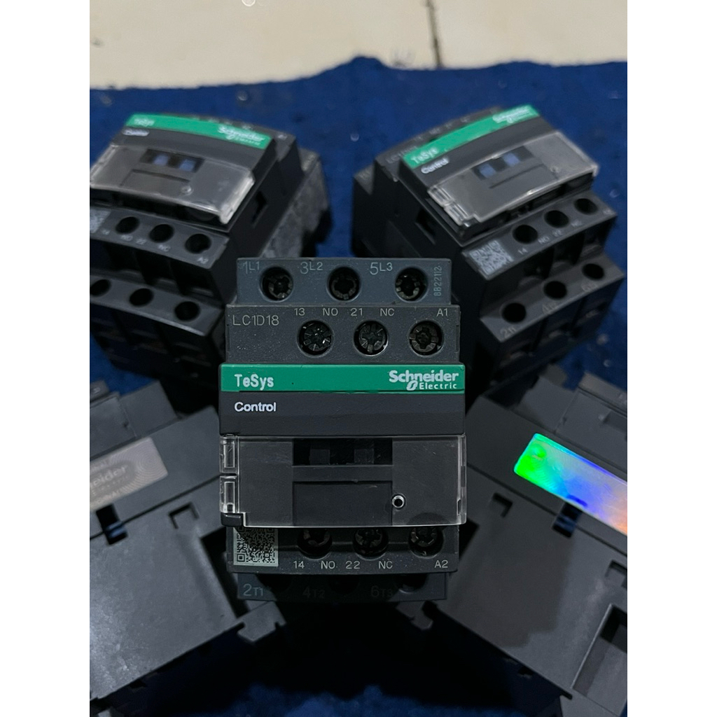 Kontactor Schneider LC1D18 32A 3P Contactor lc1d18 32A