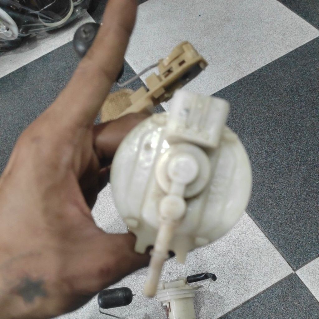 fuel pamp pompa bensin vario 125 150 led lama ori