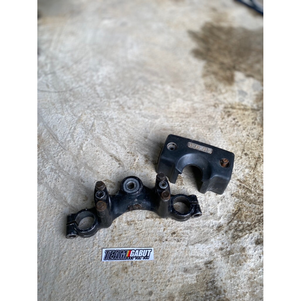 segitiga t atas suzuki TRS original