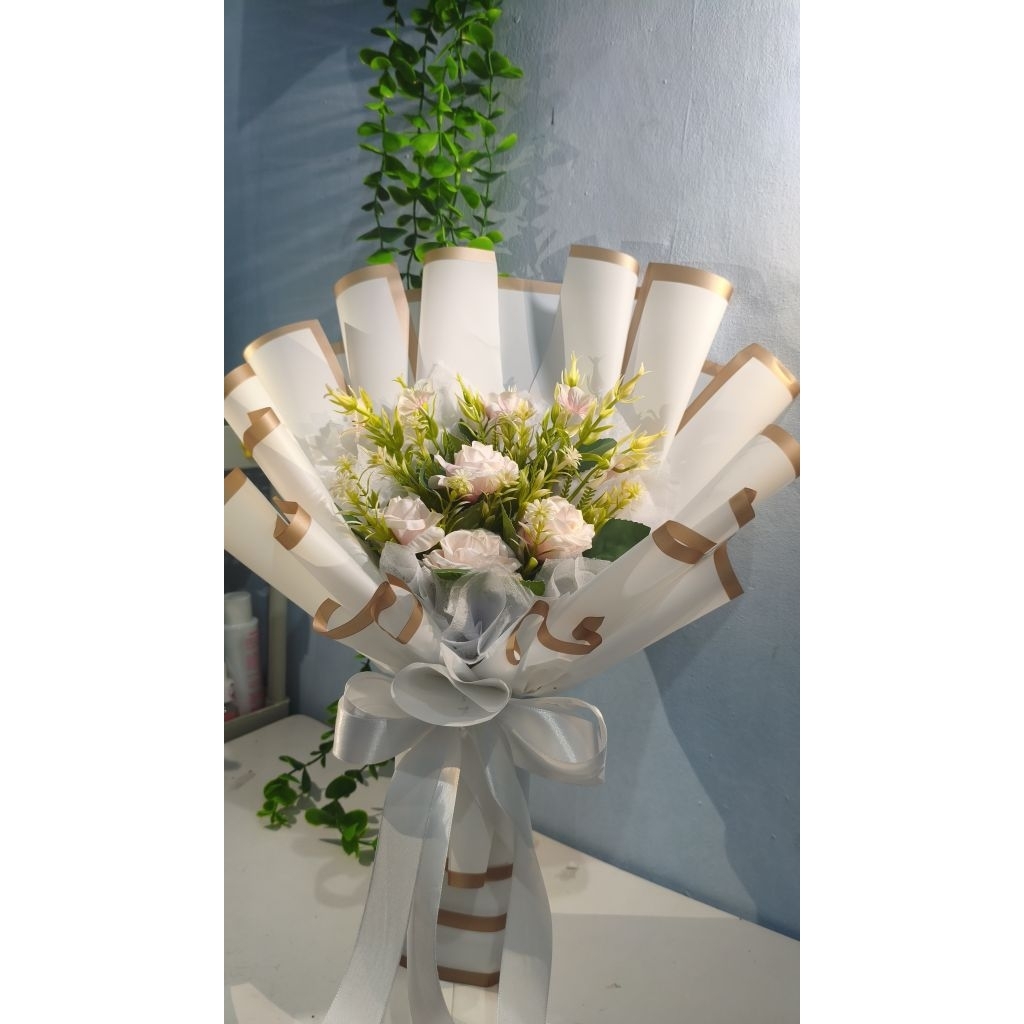 Buket bunga artificial/buket wisuda/buket engagement/buket wedding