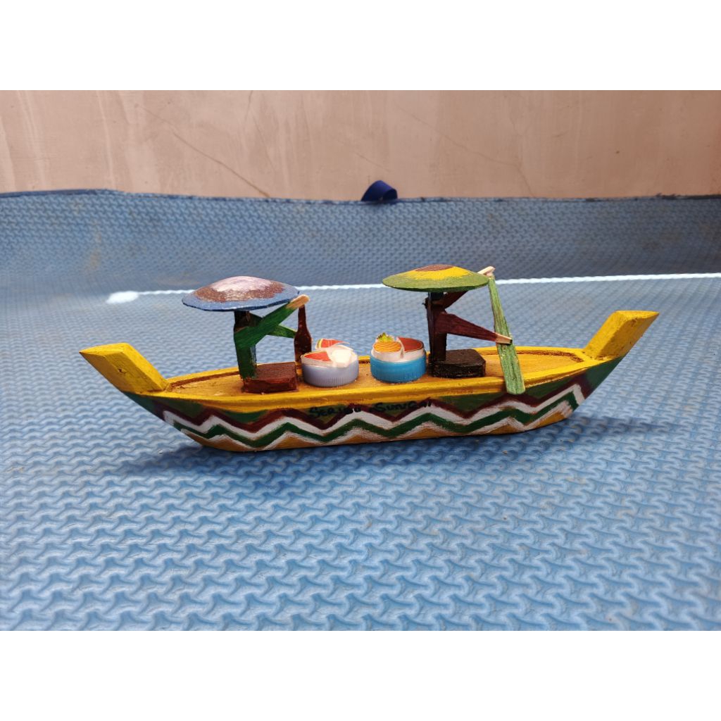 Miniatur Patung Souvenir Pajangan Perahu Kayu