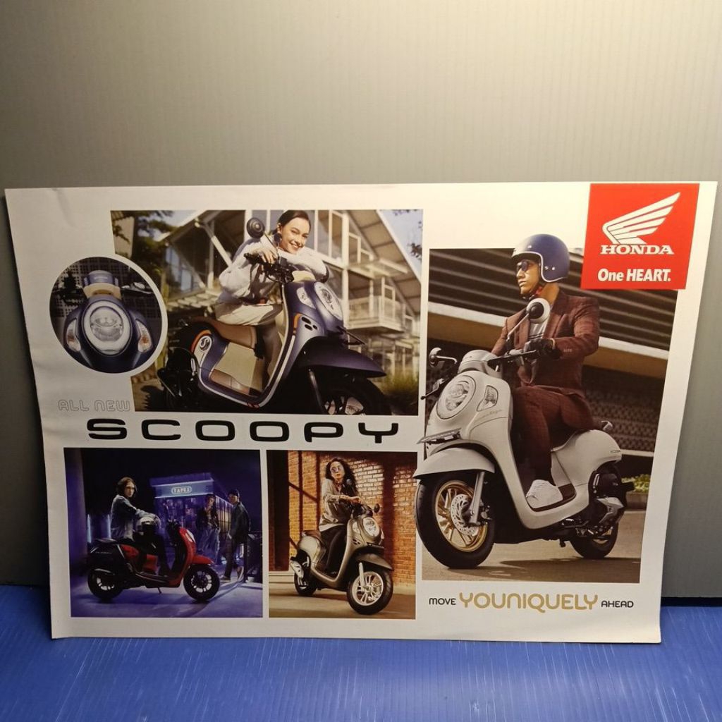 poster brosur leaflet honda Scoopy more color move more