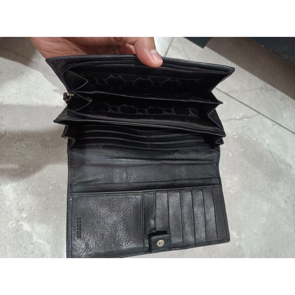 Dompet Kulit Panjang Lipat Oroton