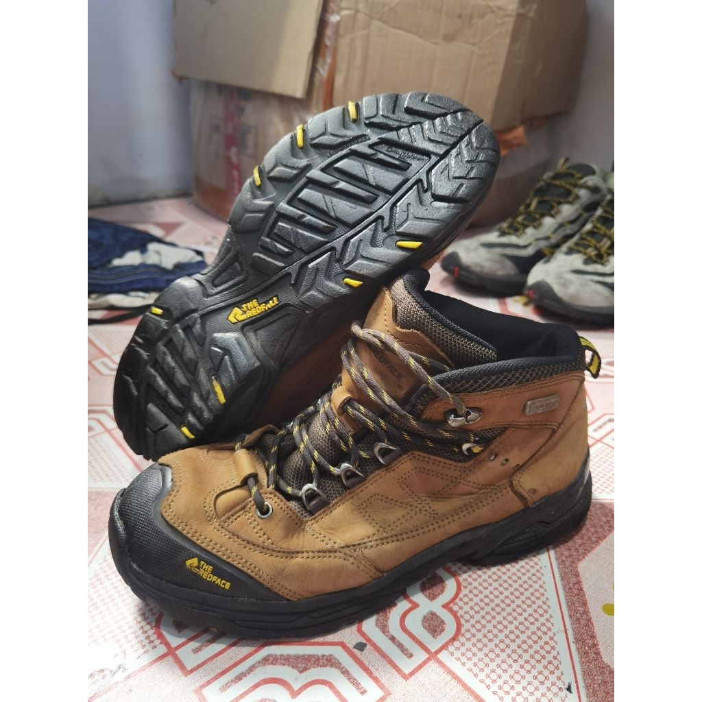 paket borongan sepatu outdoor