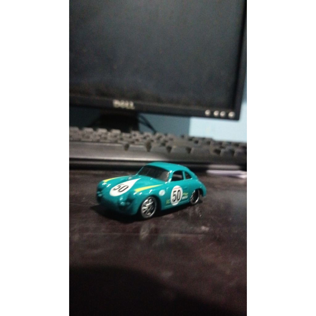 .Hot wheels Porche ( ban karet)