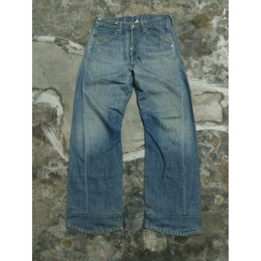 Levis Engineered Jeans