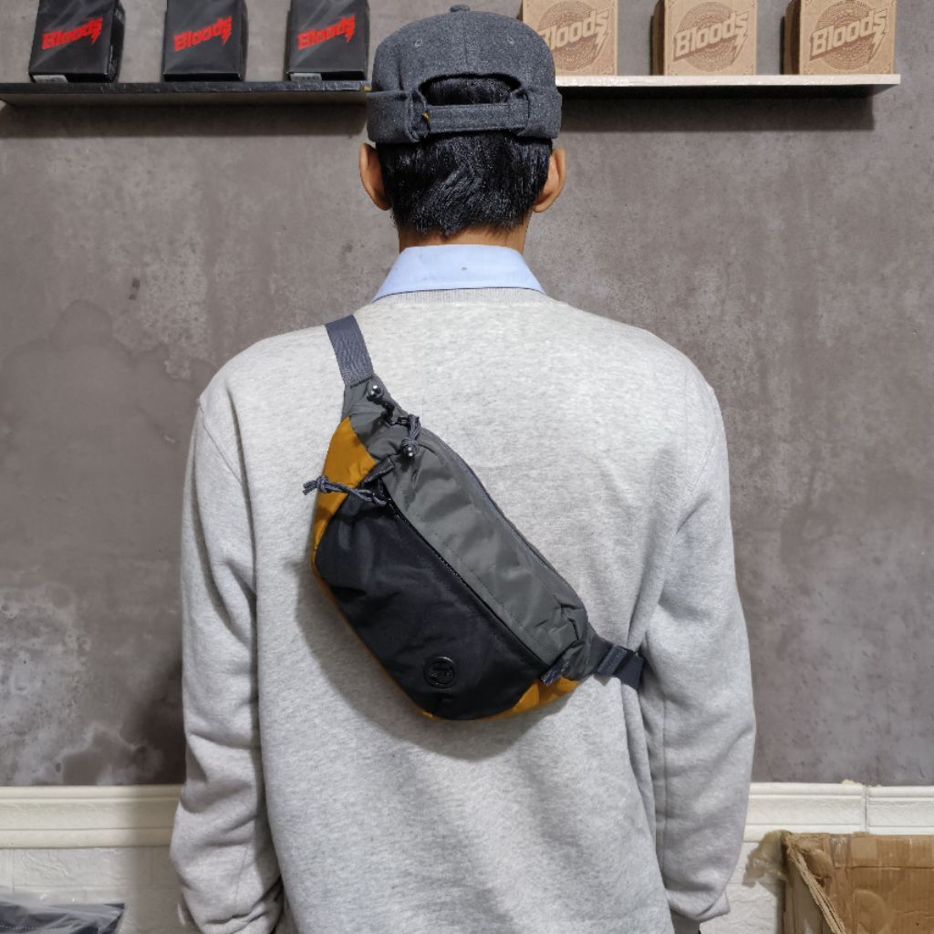 TAS SELEMPANG WAISTBAG BLOODS ROUGE GREY ORIGINAL.