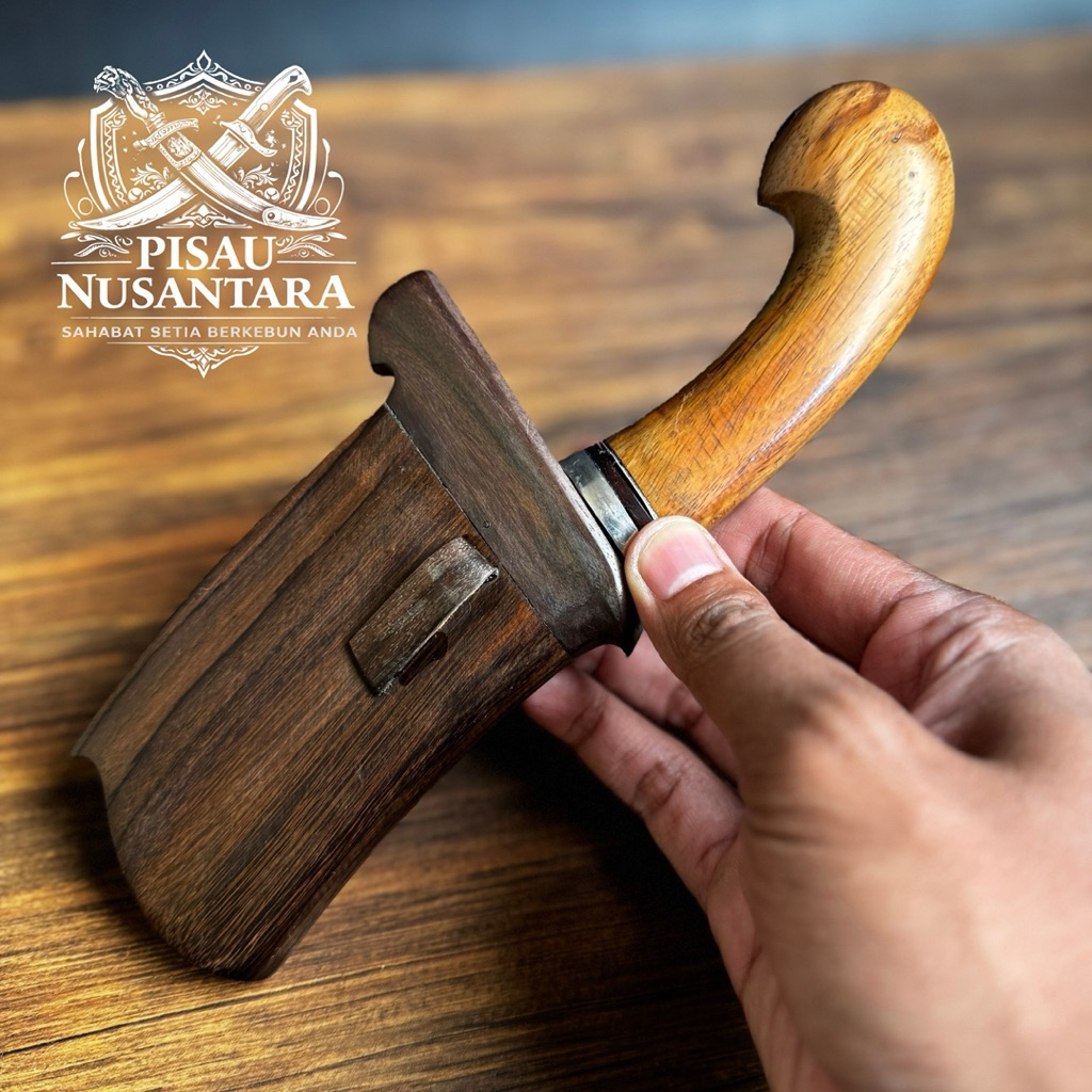 Golok Petok Baja Tebal Tajam Gagang Kokoh Sarung Sonokeling
