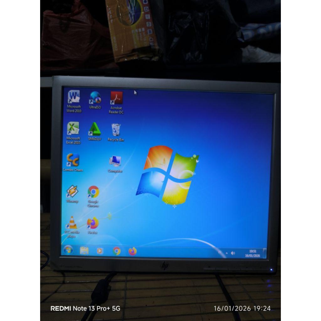 Monitor HP 19 Inch minus kaki