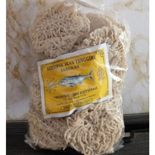 kerupuk ikan tengiri khas sumenep madura