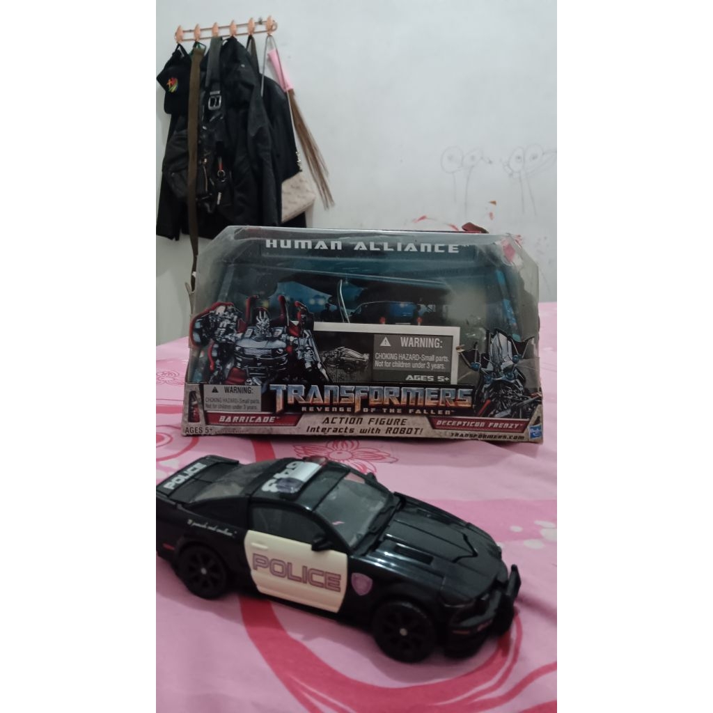 Transfomers Barricade Human Alliance hasbro